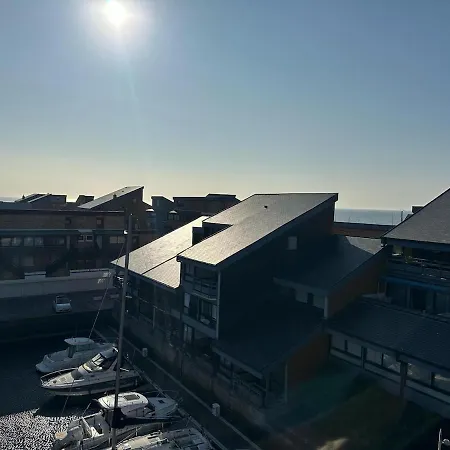 Dans La Marina, Deauville