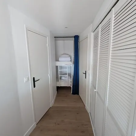 Dans La Marina, * Deauville