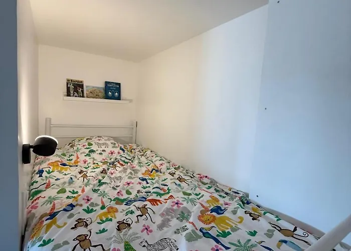 Dans La Marina, * Deauville